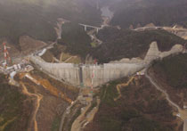 建設中の五ケ山ダム（平成28年1月撮影：福岡市水道局提供）
